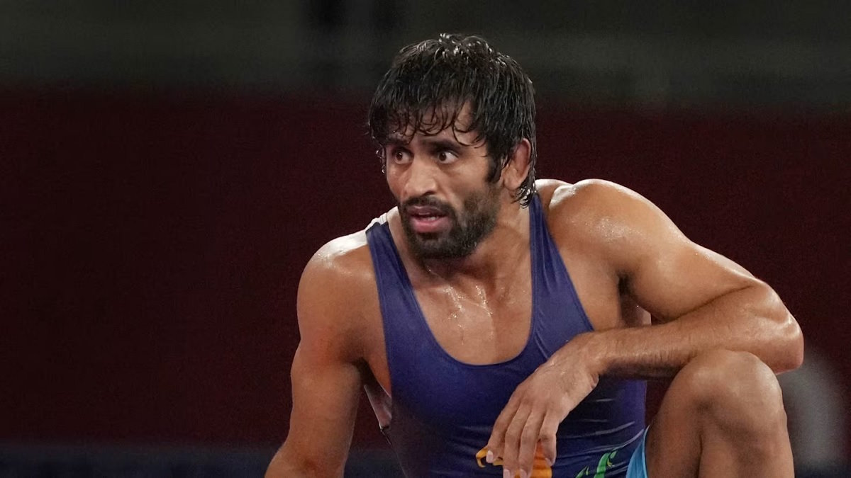 Bajrang Punia: चार साल का प्रतिबंध लगने पर भड़के पहलवान बजरंग पुनिया, एक्सपायर डोपिंग किट पर मांगा जवाब