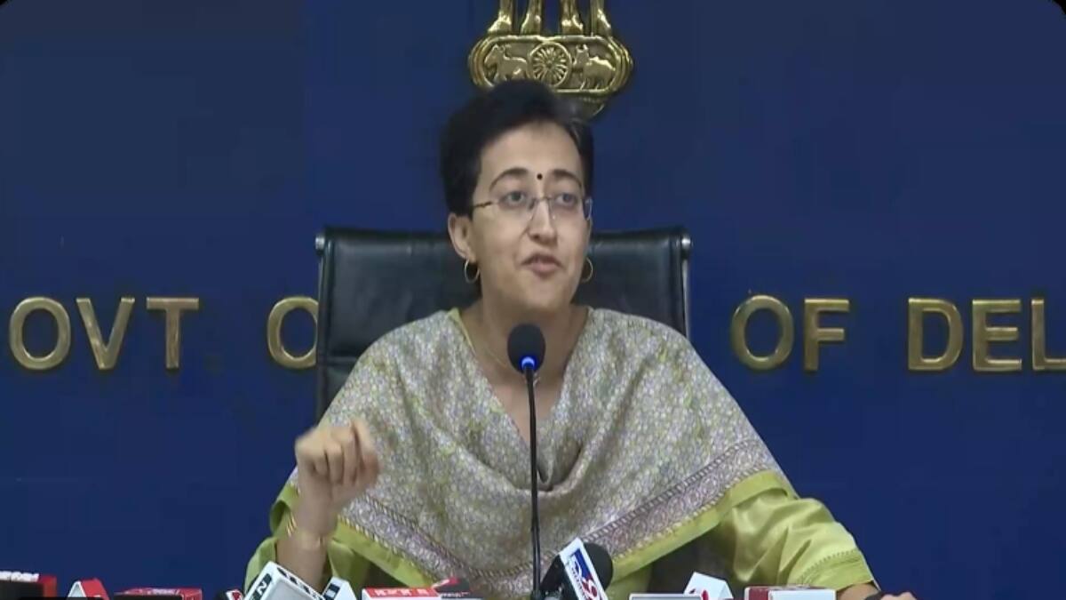 छतों पर सोलर पैनल लगवाना होगा आसान, CM आतिशी ने लॉन्च किया 'दिल्ली सोलर पोर्टल'