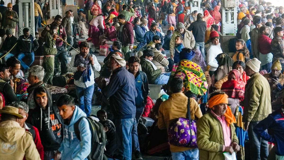 Freebies: राजनीतिक फायदे के लिए मुफ्त स्कीम पड़ेगी भारी! बनेगा दीर्घकालिक आर्थिक संकट, इस रिपोर्ट ने डराया