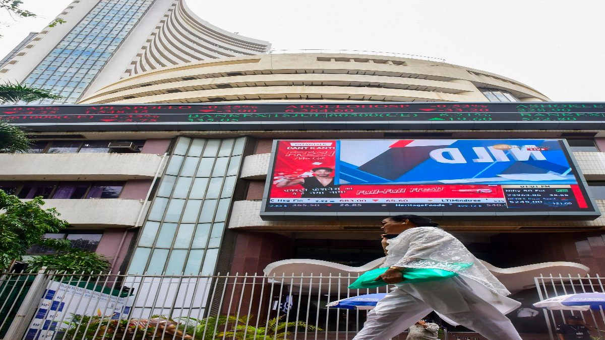 IndusInd Bank Share Price: इंडसइंड बैंक के शेयर प्राइस में भारी गिरावट, 52 सप्ताह के निचले स्तर पर पहुंचा