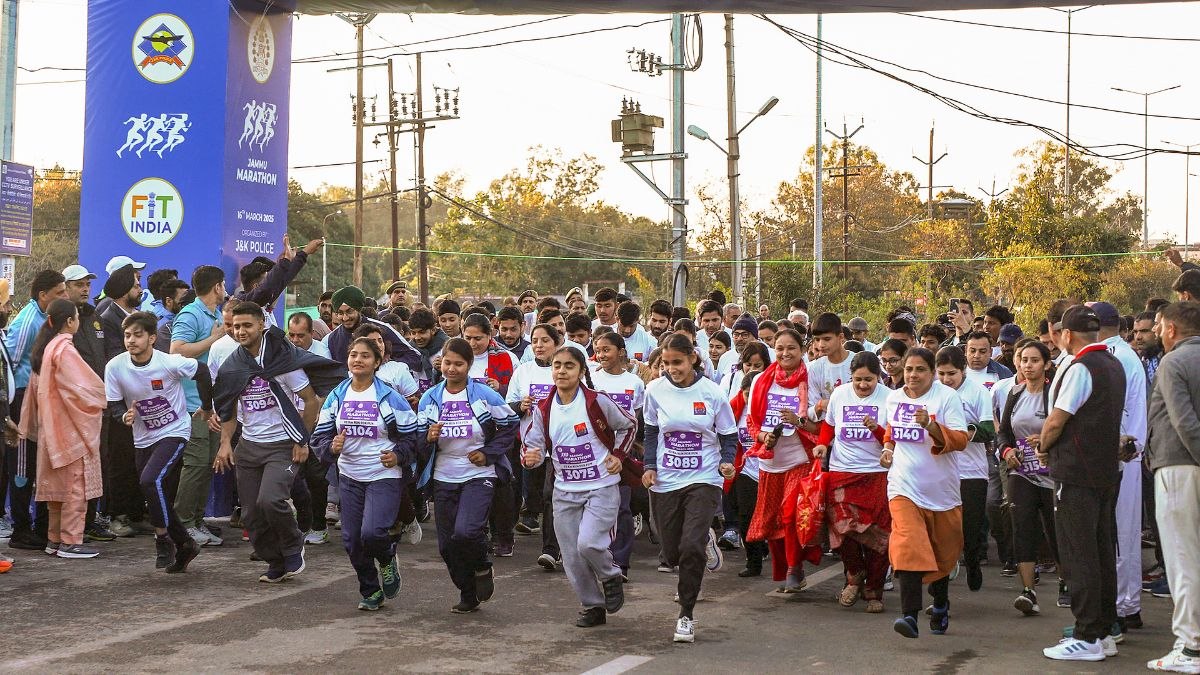 जम्मू-कश्मीर पुलिस की 'रन फॉर फन' मैराथन, 3,000 से अधिक लोगों ने लिया भाग