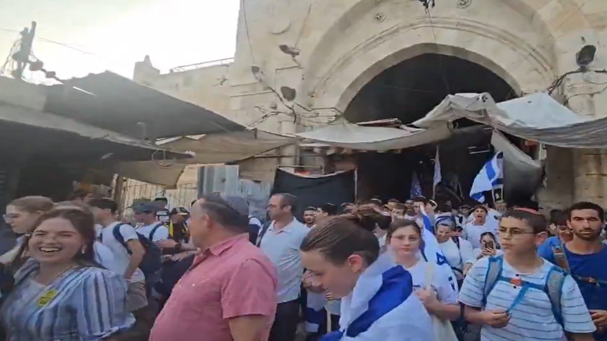 Jerusalem Day: अल-अक्सा मस्जिद में घुसकर इजरायलियों ने तोड़ी फिलीस्तीनी दुकानें, लगाए 'डेथ टू अरब' के नारे