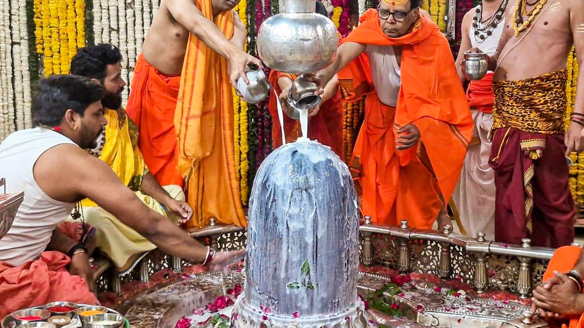 Sawan Somwar 2025: जुलाई में कब है पहला सोमवार? जानिए तिथि, पूजा का मुहूर्त और इसका महत्व