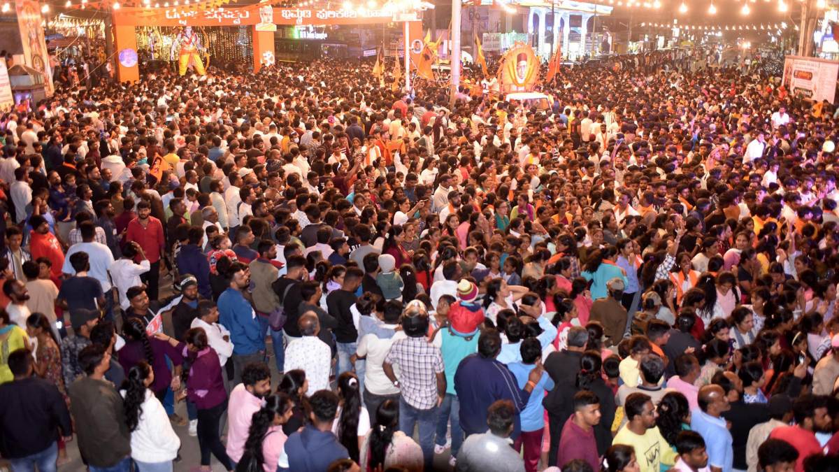 बेंगलुरु में गणपति विसर्जन जुलूस के दौरान बड़ा हादसा, पटाखों के विस्पोट से 15 साल के किशोर की मौत, 6 घायल
