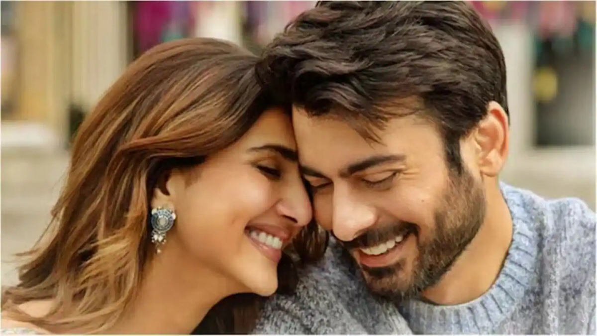 आ गई पाकिस्तानी एक्टर फवाद खान की 'अबीर गुलाल' की रिलीज डेट, कैसे देख सकेंगे फिल्म?