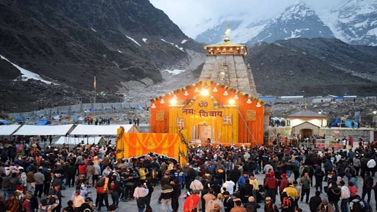 Kedarnath Dham में उमड़ा श्रद्धालुओं का सैलाब, कपाट बंद होने से पहले टूटा ये रिकॉर्ड, जानिए कब तक होंगे दर्शन
