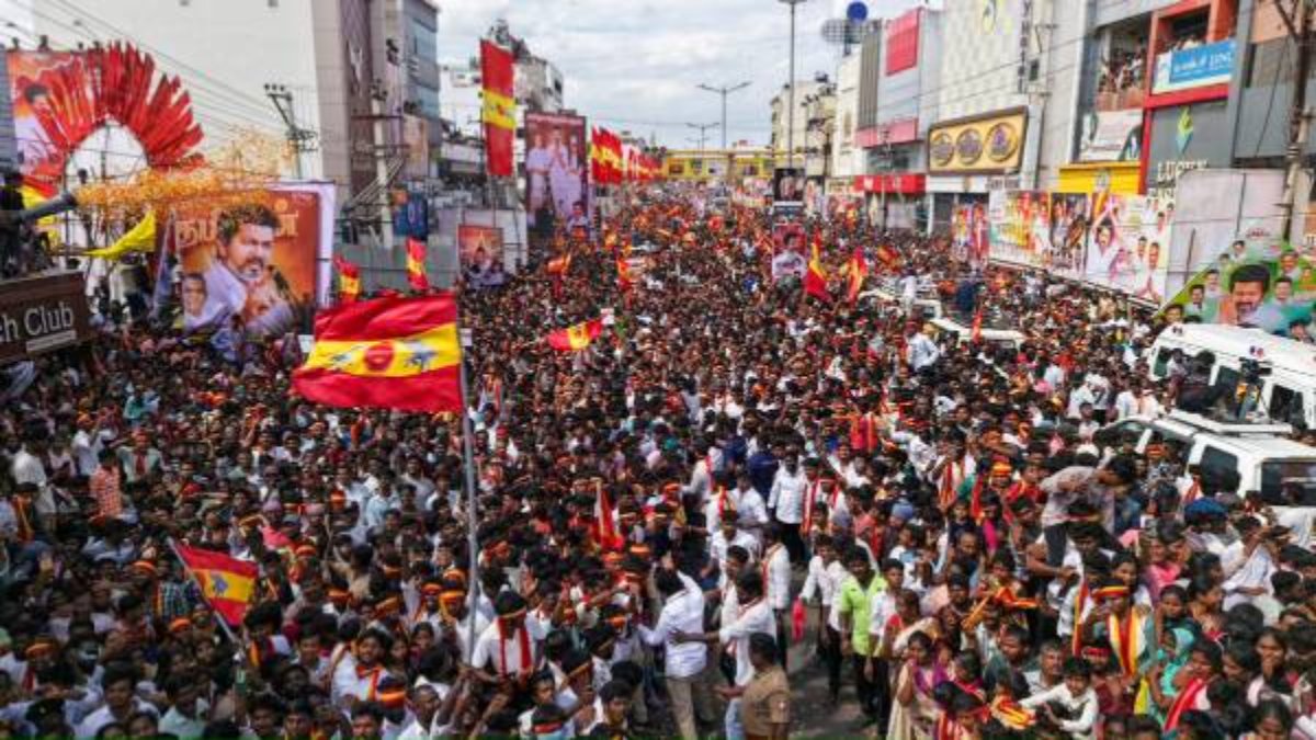 Karur Stampede पर मद्रास हाईकोर्ट का बड़ा फैसला, SIT जांच के दिए आदेश, TVK कार्यकर्ताओं को लगाई फटकार