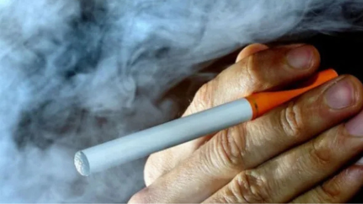 Maldives Smoking Ban: अब जेन-ज़ी नहीं पी पाएंगे सिगरेट, सरकार का बड़ा फैसला, तोड़ने पर लाखों का जुर्माना