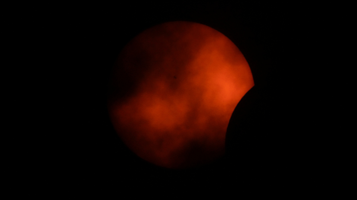 Solar Eclipse 2027: आने वाला है सदी का सबसे लंबा सूर्यग्रहण, 6 मिनट की ये खगोलिय घटना क्यों है इतनी खास