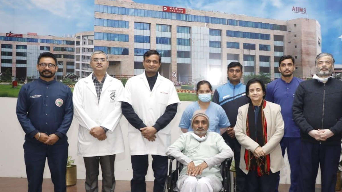 AIIMS Rishikesh के डॉक्टर्स का कमाल, हृदय के वाॅल्वों में थी लीकेज, बिना सर्जरी के किया 65 वर्षीय मरीज का इलाज
