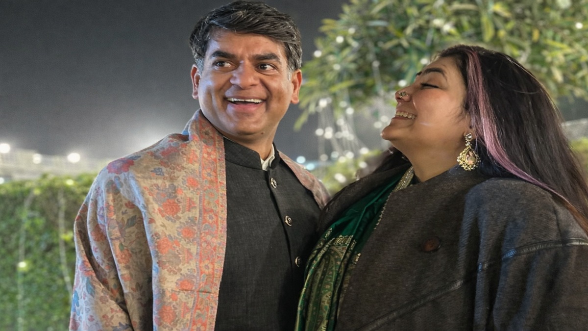 Saurabh Dwivedi Love Story: कॉलेज में शुरू हुआ प्यार, जाति की दीवार तोड़ रचाई शादी, जानें क्या करती हैं पत्नी?