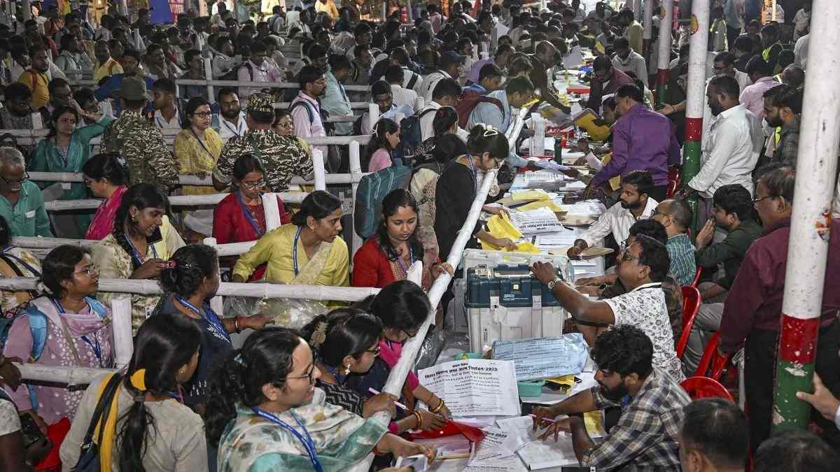 UP SIR Draft Voter List: यूपी में ड्राफ्ट वोटर लिस्ट जारी, कटे 2.89 करोड़ नाम, चुनाव आयोग ने क्या-क्या बताया?