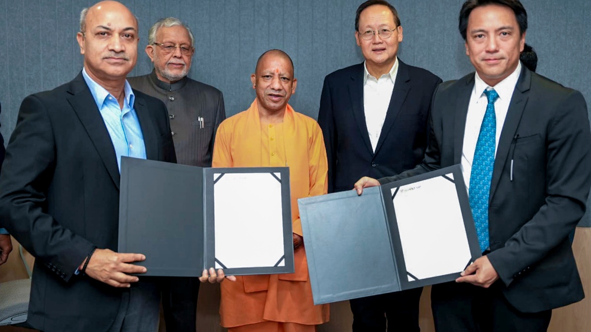 CM Yogi Japan Visit 2026 : टोक्यो में योगी का 'मिशन यूपी', CM ने जापानी उद्योगपतियों को दिया निवेश का न्योता