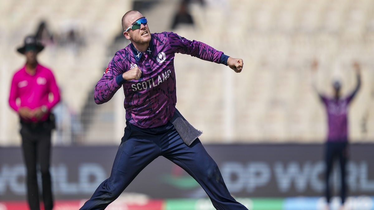 T20 World Cup में Michael Leask ने रचा इतिहास, 19 साल पुराना वर्ल्ड रिकॉर्ड ध्वस्त, युवराज सिंह को पछाड़ा