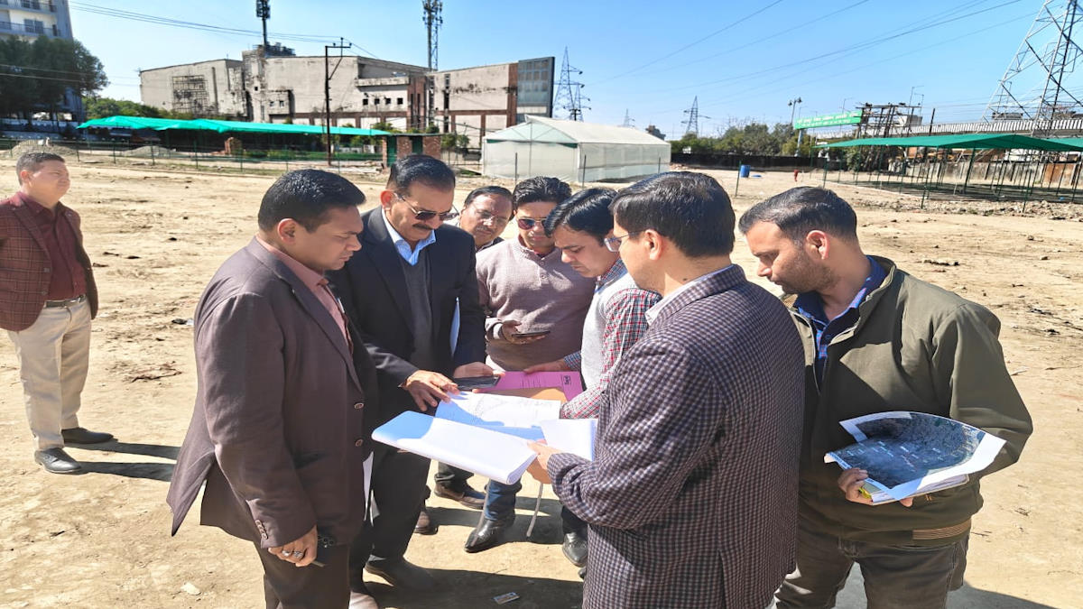 Dehradun-Haridwar-Rishikesh: अब मेट्रो नहीं, सड़कों के ऊपर हवा में दौड़ेंगी कारें! क्या है मेगा ट्रांजिट प्लान?