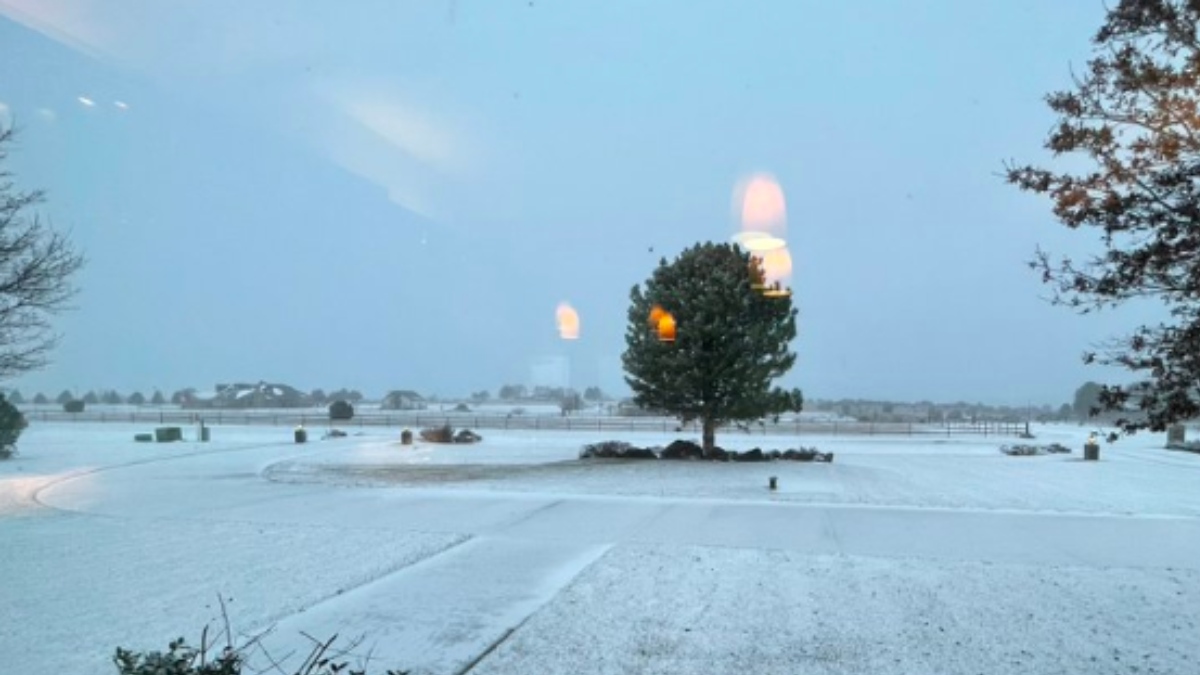 US Blizzard Warning: अमेरिका में 'बर्फ का प्रलय'! न्यूयॉर्क-बोस्टन में रेड अलर्ट, 1500 उड़ानें रद्द