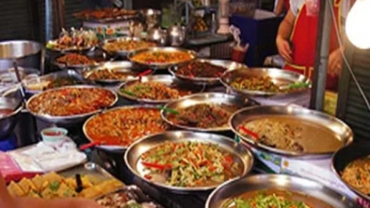 Iran Israel War: रेस्टोरेंट में खाना पड़ेगा महंगा! स्विगी-जोमैटो पर भी होगा असर?