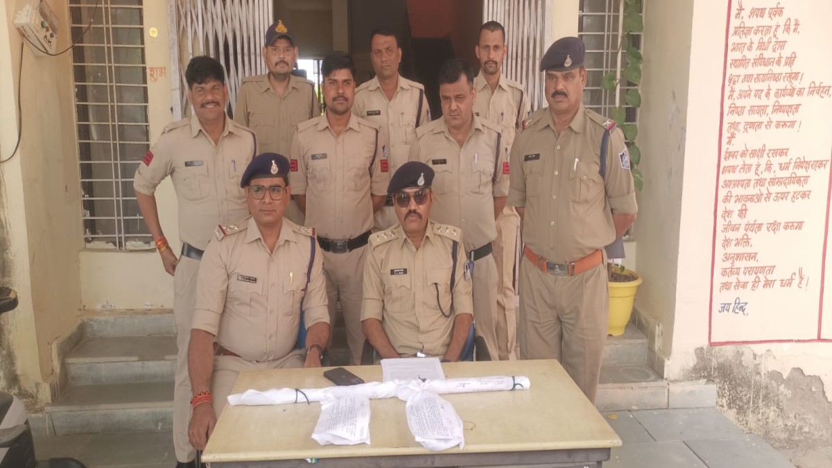 दतिया में डकैती की साजिश नाकाम, पंडोखर पुलिस ने 3 शातिर बदमाश हथियारों सहित दबोचे, 2 फरार