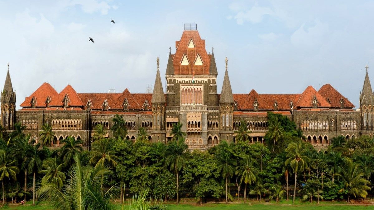 Bombay HC Staring Verdict: 'अपनी महिला सहकर्मी को घूरना अपराध नहीं', बॉम्बे हाई कोर्ट के फैसले छिड़ी नई बहस