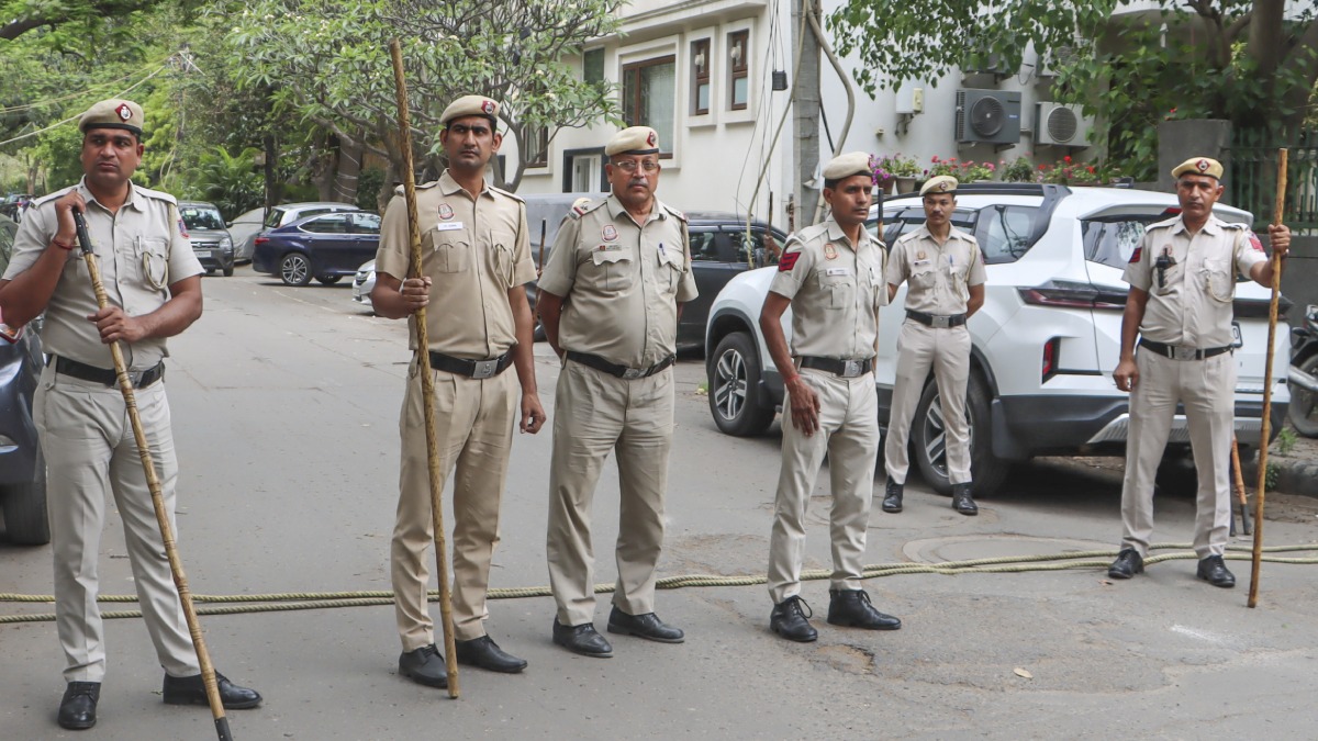 IRS Officer Daughter Murder Case: दिल्ली में IRS अफसर की बेटी की निर्मम हत्या, घर के पूर्व नौकर पर शक की सूई