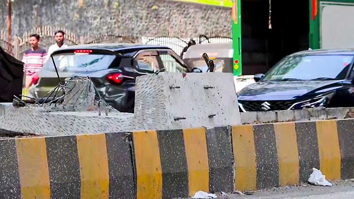 Mumbai Metro Accident: बांद्रा कुर्ला कॉम्प्लेक्स में बड़ा हादसा, BKC मेट्रो का बीम गिरने से मचा हड़कंप