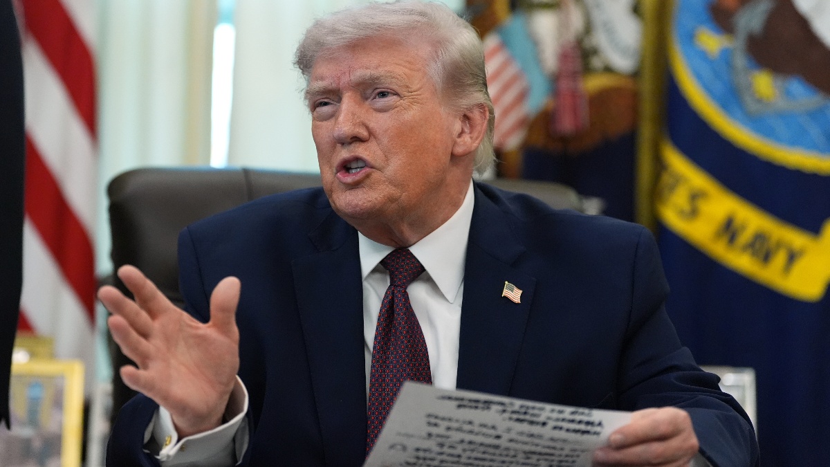 अमेरिका में H1B VISA Bill पेश, भारतीयों की नौकरी और पढ़ाई पर लटकी तलवार, डिटेल में समझें इसके नुकसान