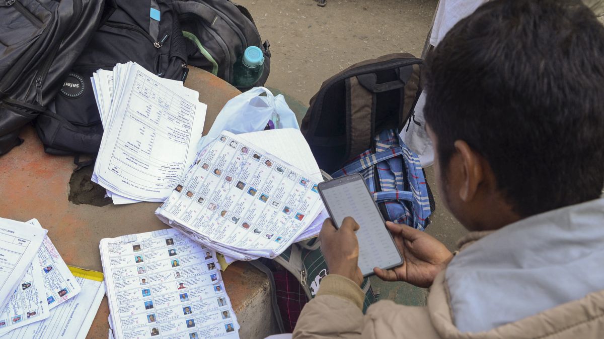 ECI SIR Phase 3: चुनाव आयोग का बड़ा आदेश, 16 राज्यों और 3 UT में मतदाता सूची का संशोधन, देखें पूरी लिस्ट