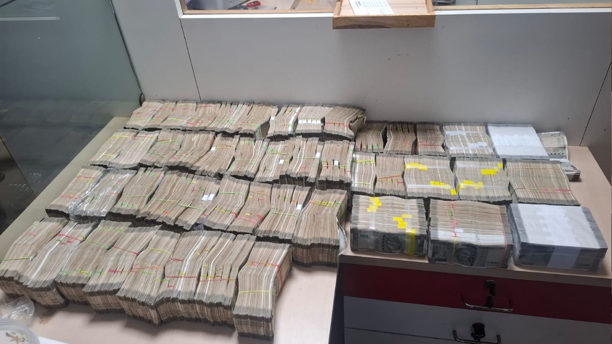 Odisha Vigilance Raid: नौकरी सरकारी, ठाठ करोड़पति वाले! इंजीनियर के पास मिला करोड़ों कैश और संपत्तियों का जाल