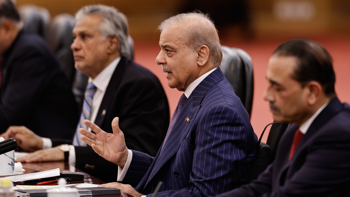 Pakistan Budget 2026: फौज की बल्ले-बल्ले, जनता को लगाया चूना, पाक के डिफेंस बजट में क्या निकला?