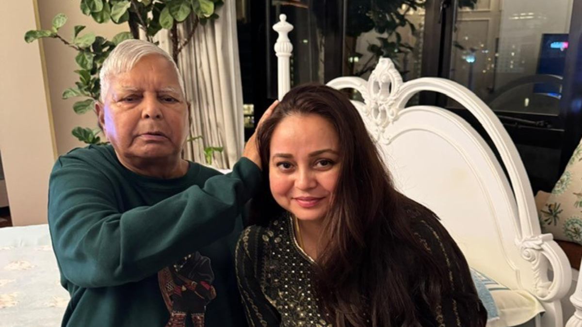 Rohini Acharya: ' गद्दारों पर भारी हूं', पापा लालू संग रोहिणी ने खास अंदाज में मनाया बर्थडे, किसे बताया सुकून?