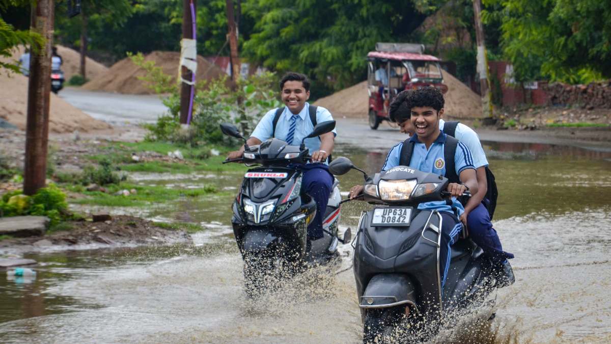 Weather Forecast Today: दिल्ली से लेकर बंगाल तक मौसम रहेगा खराब, 12 राज्यों में Rain Alert, IMD ने क्या कहा?