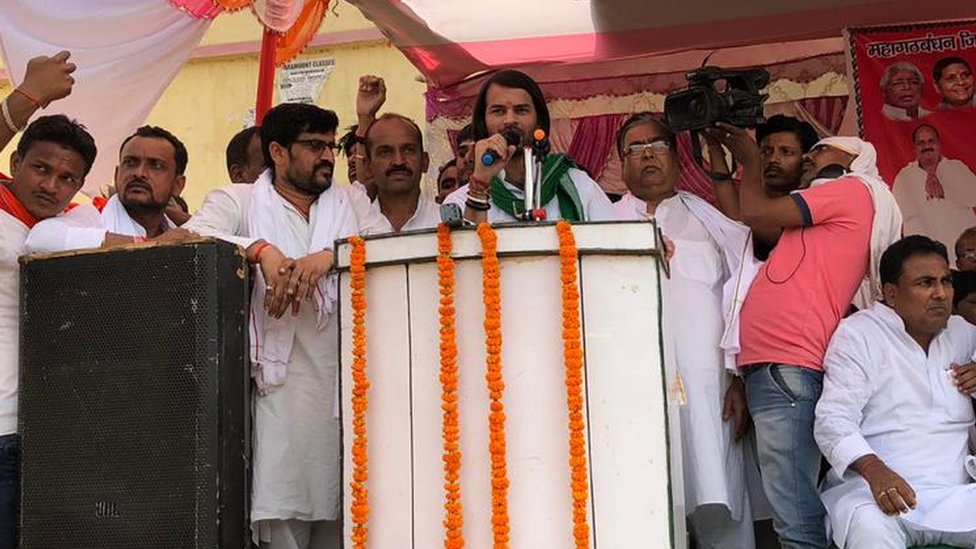 नीतीश के गढ़ में आना पड़ा तेजस्वी-तेज प्रताप को एकसाथ