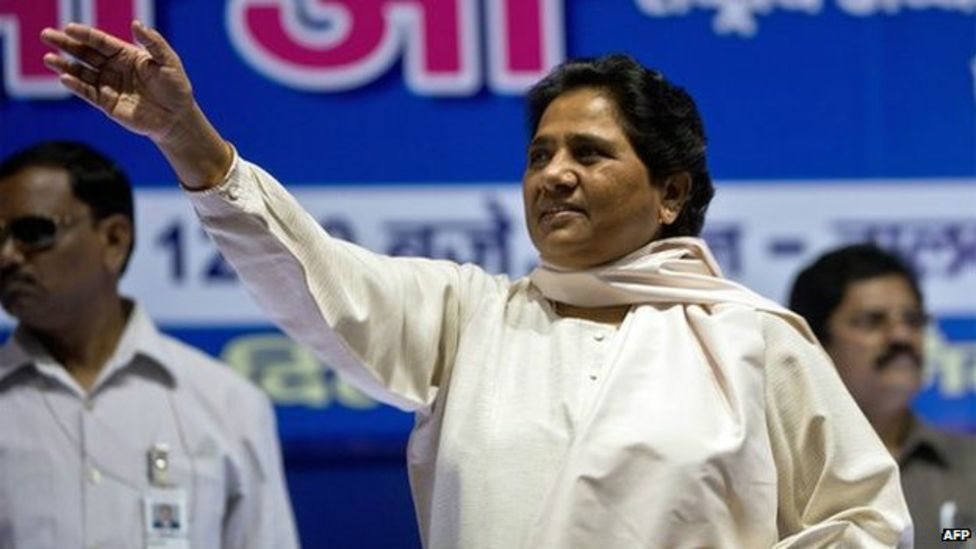 क्या मायावती की बसपा पर हावी हो रहा है भाई-भतीजावाद? नज़रिया