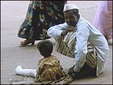 'भीख माँगना अपराध नहीं' 'भीख माँगना अपराध नहीं'