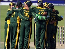 क्रिकेट देखने का इस्लामी तरीका ! क्रिकेट देखने का इस्लामी तरीका !