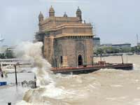 High tide in Mumbai High tide in Mumbai