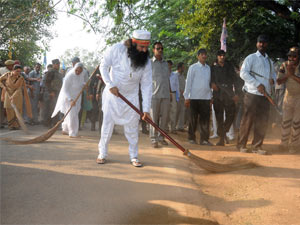 Dera Sachcha Sauda cleans Delhi in a day Dera Sachcha Sauda cleans Delhi in a day