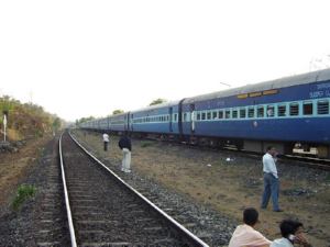 Train passengers robbed in Siwani of Haryana Train passengers robbed in Siwani of Haryana