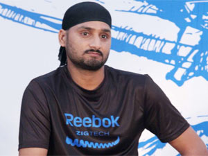 हरभजन की कप्तानी में मुंबई इंडियंस ने जीता था पहला खिताब हरभजन की कप्तानी में मुंबई इंडियंस ने जीता था पहला खिताब