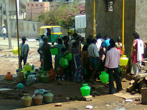 Water crisis- situation grim in Bangalore, Mumbai Water crisis- situation grim in Bangalore, Mumbai