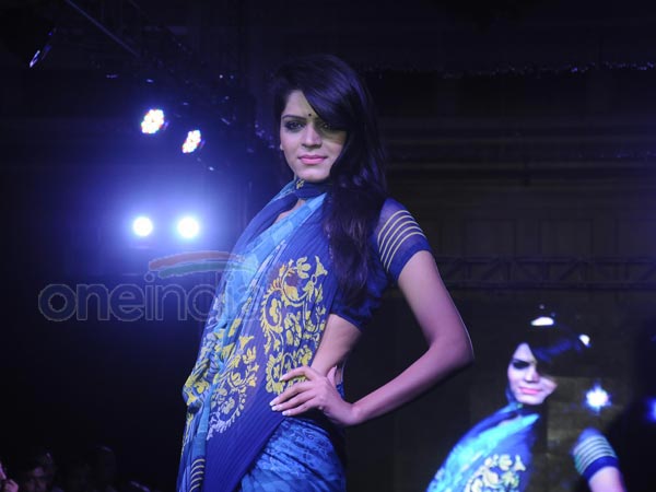 फैशन शो की झलकियां