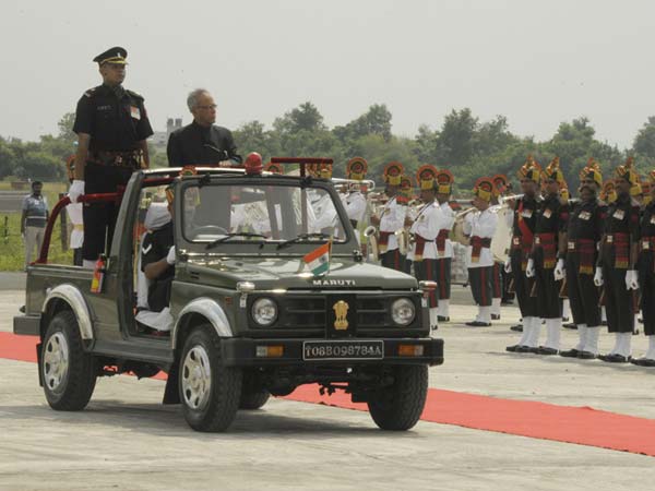 पटना एयरपोर्ट पर गार्ड ऑफ ऑनर पटना एयरपोर्ट पर गार्ड ऑफ ऑनर