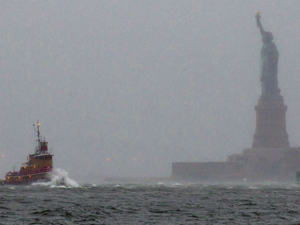 सैंडी ने मचाई तबाही