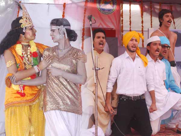 आजादी दिलाने के समय को याद करवाया