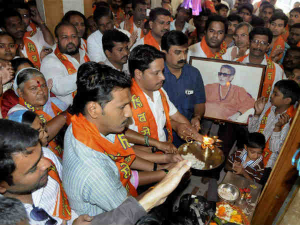 पुणे में पूजाओं का दौर जारी