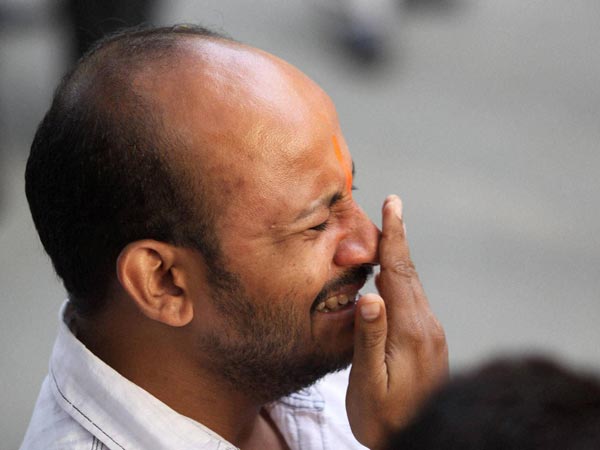फूट-फूट कर रोये आम लोग 