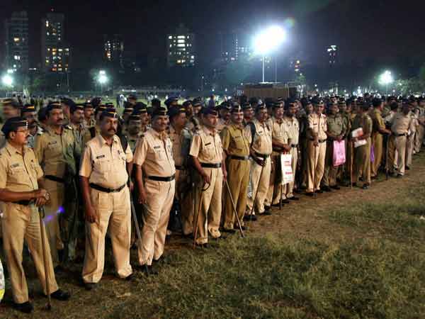 शिवाजी पार्क पर सुरक्षा बल 