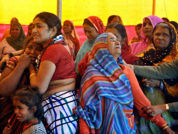 शोक में डूबे परिजन