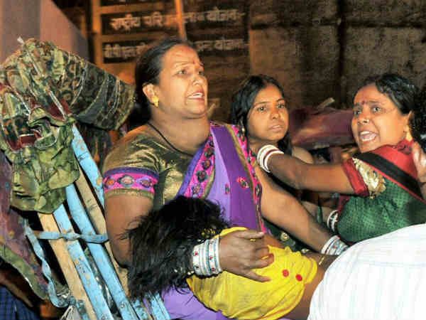 शोक में डूबे परिजन