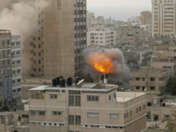 ऐसे गिरते हैं बम 